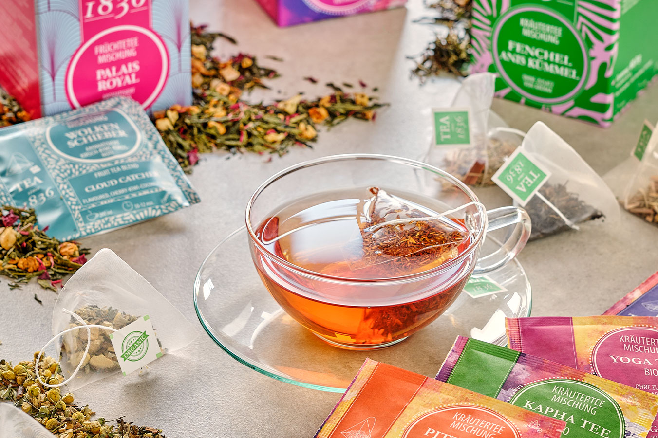 1836 teposer pakket i singel pack , som de er i adventskalenderen